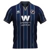 Oficiální Fotbalový Dres Millwall Domácí 2026-27 pro Muži Oficiální Fotbalový Dres Millwall Domácí 2026-27 pro Muži