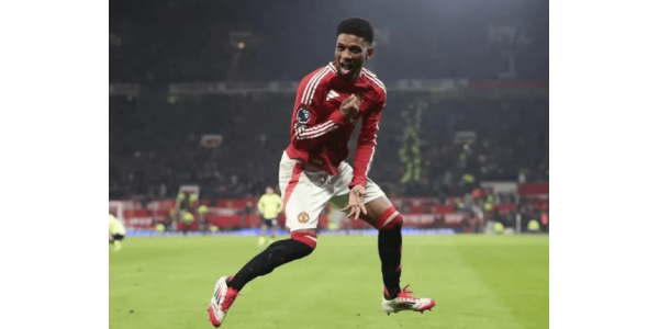 Hattrickem Amada Dialla pomohl Manchesteru United porazit Southampton 3:1
