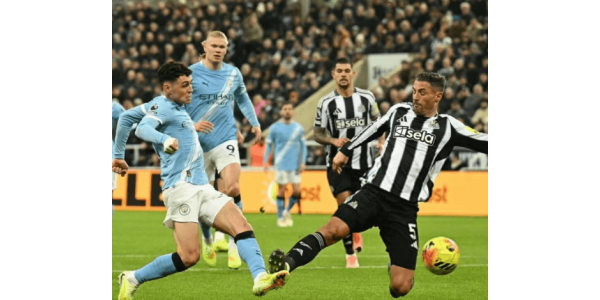 Kontroverzní rozhodnutí rozhodčího ukončilo čtyřzápasovou vítěznou sérii Manchesteru City