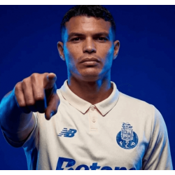 Thiago Silva, 41 let, se připojuje k Portu