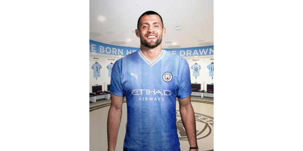 Manchester City získal za 30 milionů záložníka Chelsea Kovačiče