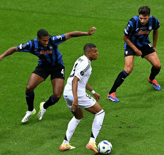Mbappeho debut v Realu Madrid, první gól a první šampionát Mbappeho debut v Realu Madrid, první gól a první šampionát