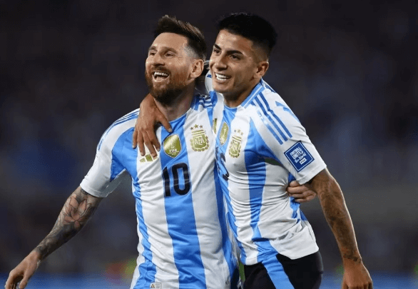 Messi vstřelil 3 góly a 2 asistence a pomohl Argentině porazit svého soupeře 6:0 Messi vstřelil 3 góly a 2 asistence a pomohl Argentině porazit svého soupeře 6:0
