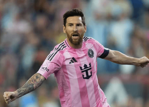 Messiho přímý kop vyrovnal Pelého rekord