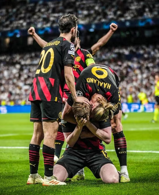 Remíza 1:1, druhý zápas semifinále Ligy mistrů viz výsledek Remíza 1:1, druhý zápas semifinále Ligy mistrů viz výsledek